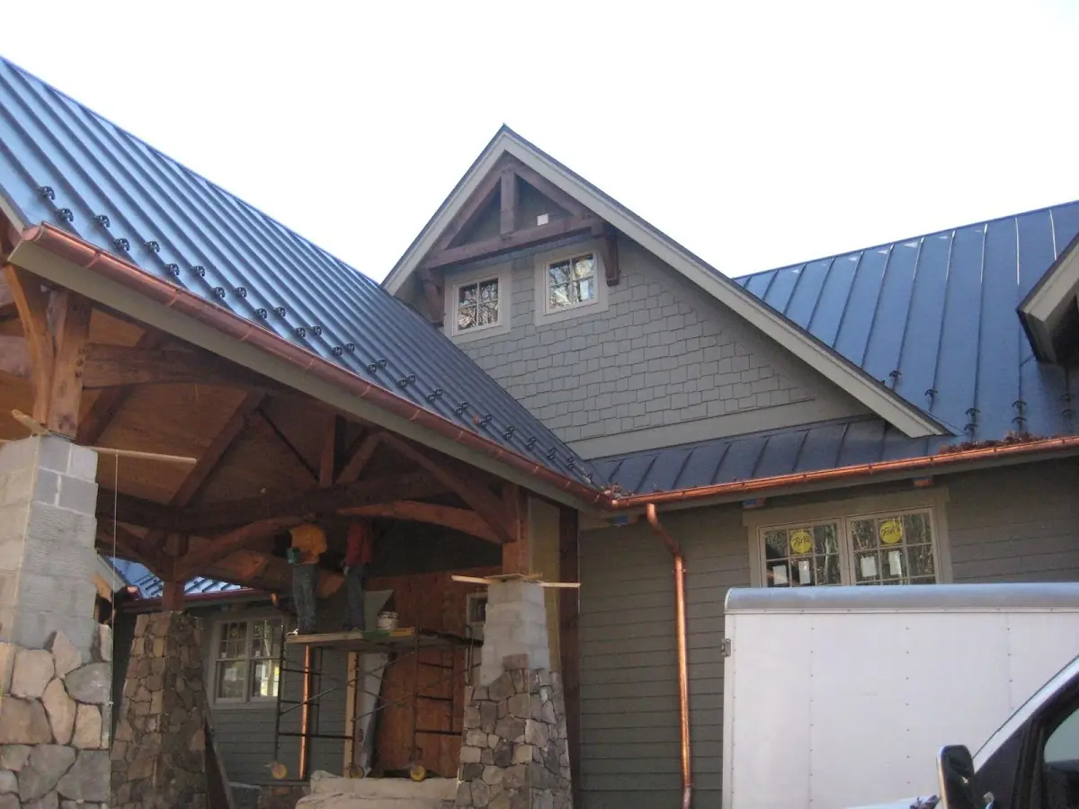 Craftsman Roofing team delivering quality roofing work in Alton Homes